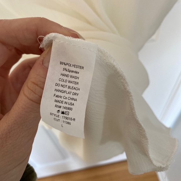 Alloy White Blouse Size Large - Picture 5 of 6